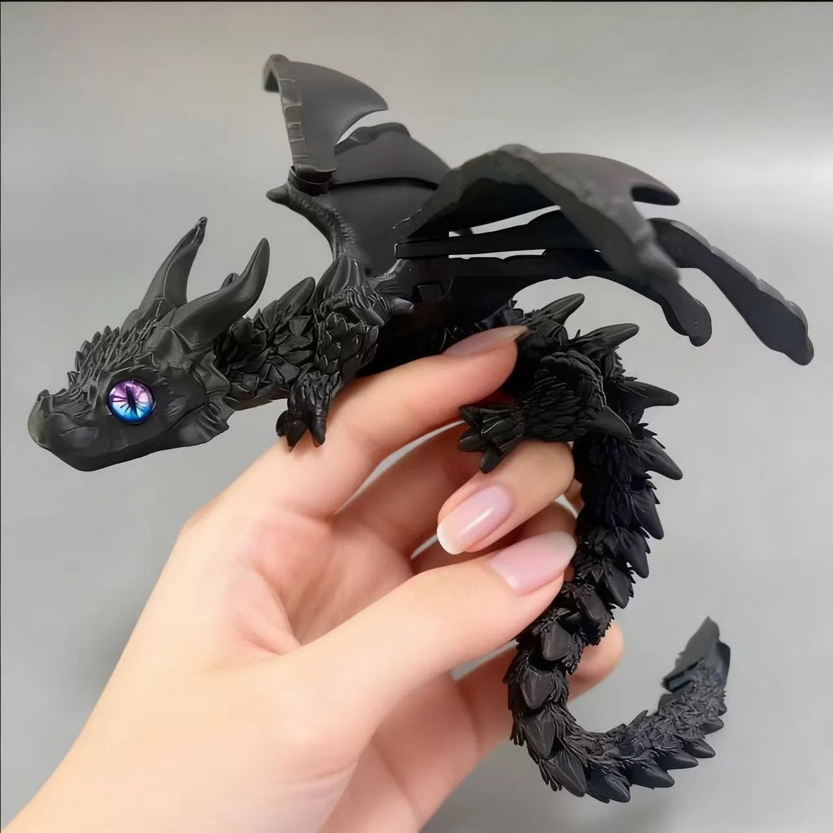 1pc 3D Printed Winged Carriage Dragon Figurine With Random Eyes, Art Deco Resin Dragon Sculpture, Tabletop Animal Theme Decor - LeeHT